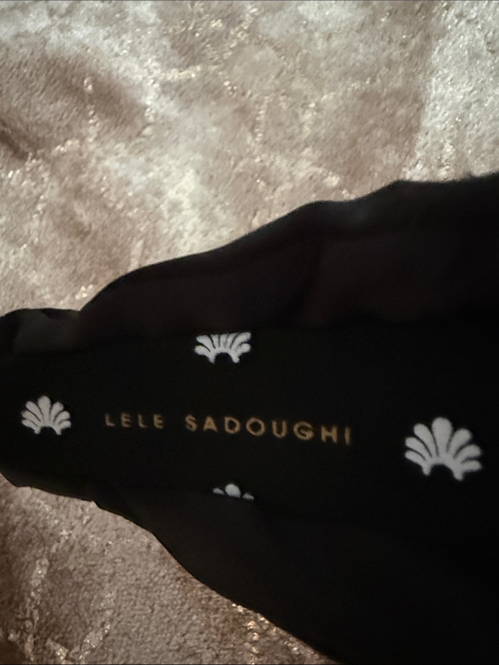 NWT Lele Sadoughi Black Headband with Gold Embroidered Floral Motifs and Studs - Picture 4 of 5